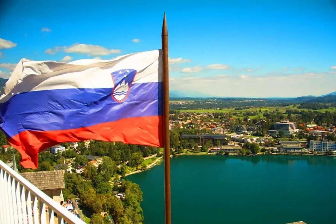 государственный флаг словении